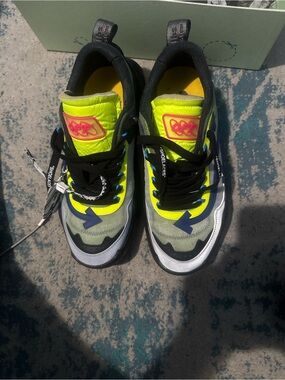 Off-White Men's Neon Yellow Black Blue Arrow Sneakers
